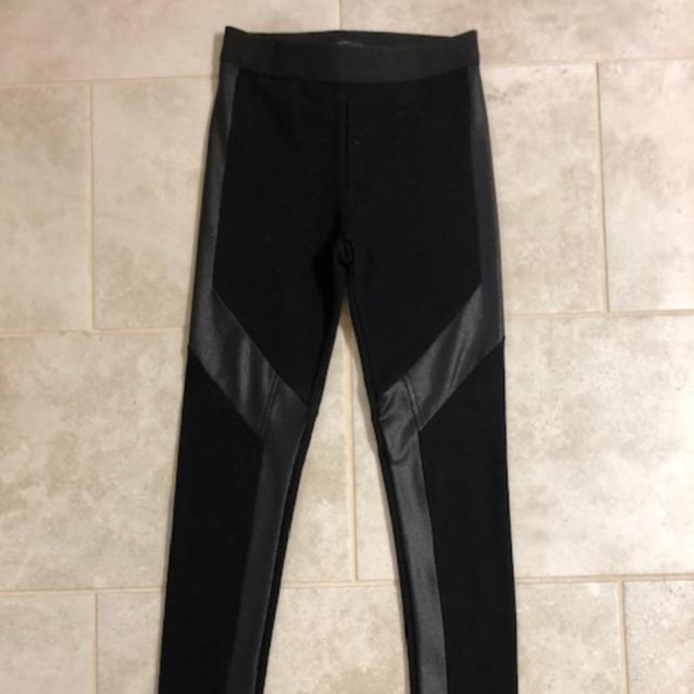 BCBG Black Faux Leather Legging Sz XS EUC